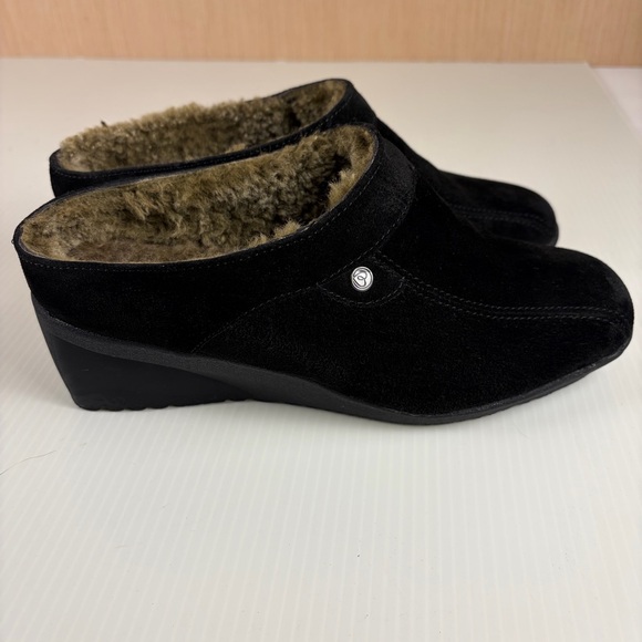 Blondo Black Suede Shearling-Lined Wedge Clogs | Cozy Winter Slip-On - Picture 2 of 7